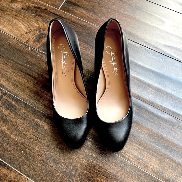 Shoes of Prey Closed Toe Pumps w/ Striped Heel - Picture 2 of 5